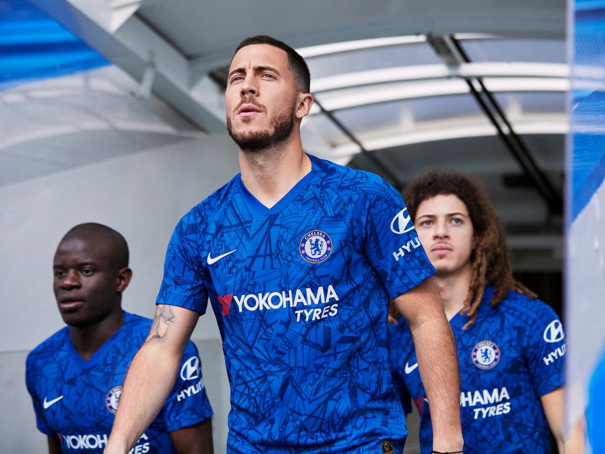 Eden Hazard In The New Chelsea Home Shirt - Chelsea Home Kit 2019 20 - HD Wallpaper 