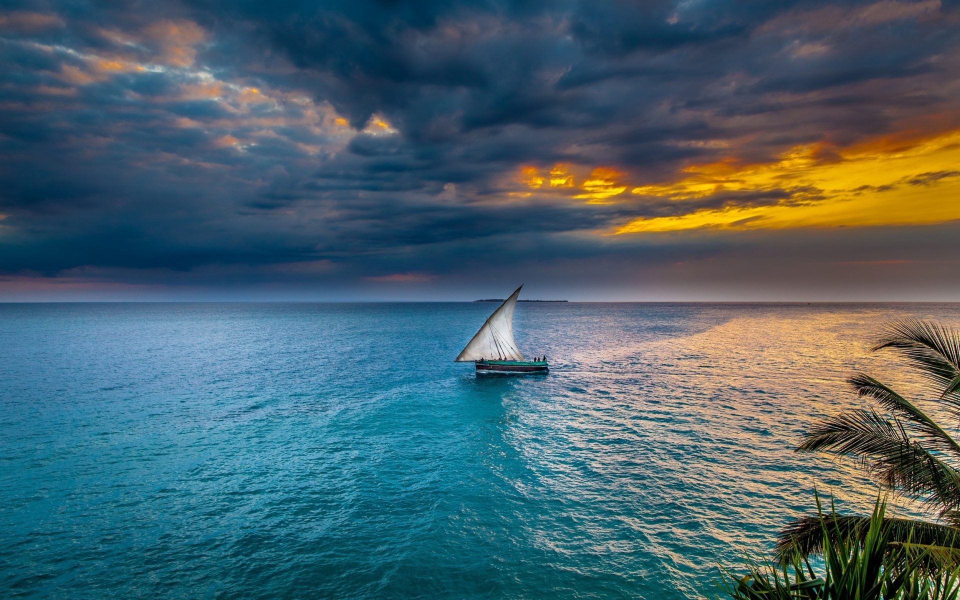 Sailboat Sunset - HD Wallpaper 