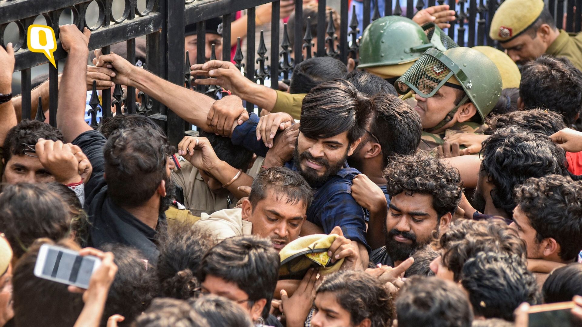 ‘lathicharge On Jnu Students Inhuman’ - Jnu Students Police Clash - HD Wallpaper 