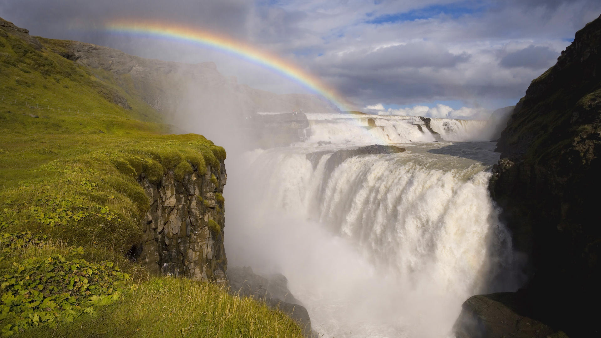 Waterfall With Rainbow Hd - HD Wallpaper 