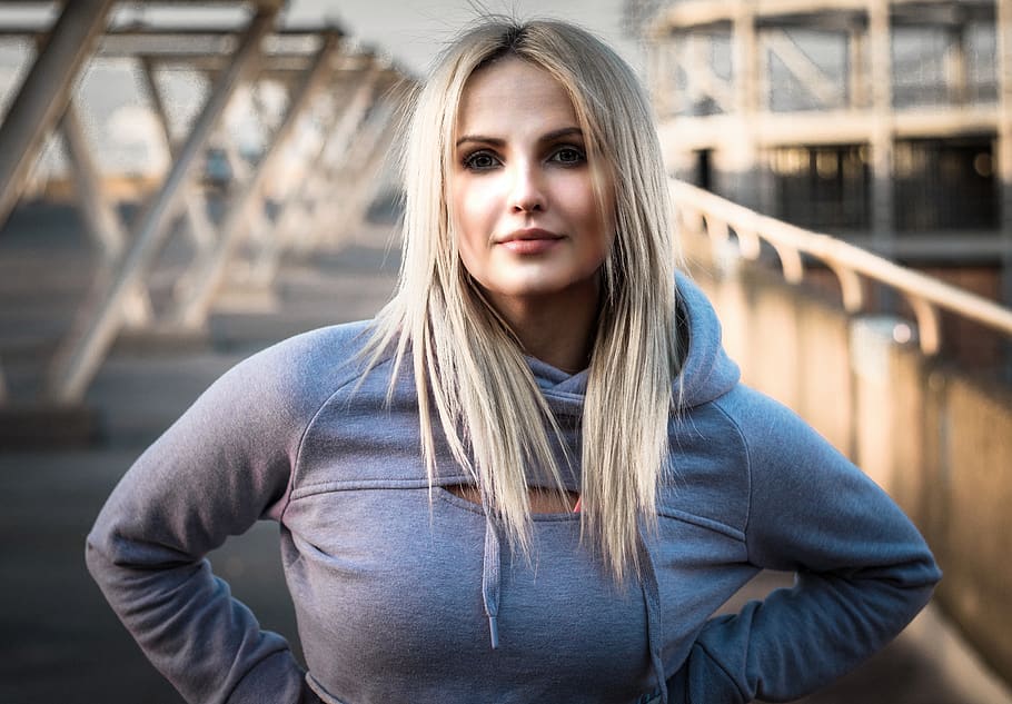 United Kingdom, Leicester, Brunette, Stylish, Confident, - Girl - HD Wallpaper 