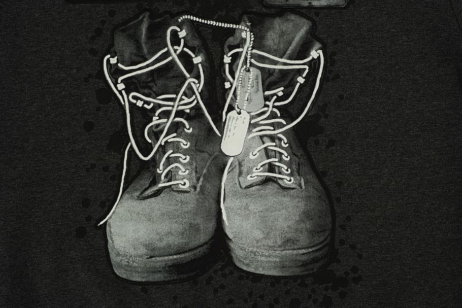 Grayscale Painting Of Combat Boots With Dog Tags, Shoes, - Black And White Photography Shoes - HD Wallpaper 