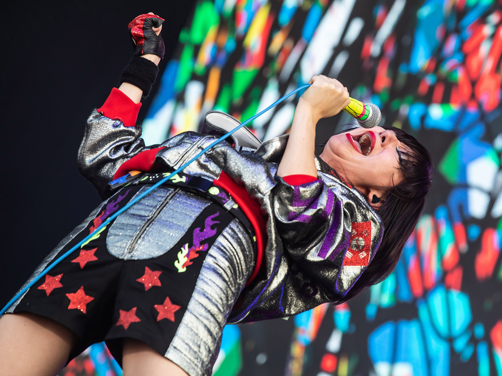 Yeah Yeah Yeah 2018 - HD Wallpaper 