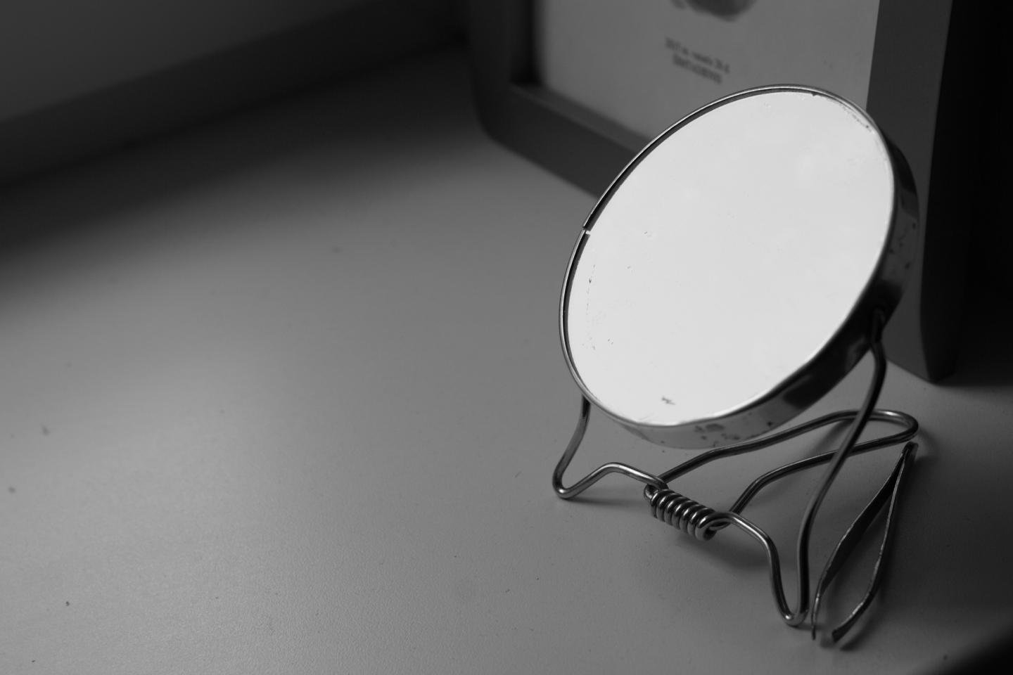 Awesome Mirror Free Wallpaper Id - Mirror Wallpaper Hd - HD Wallpaper 