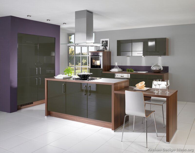Purple Two Tone Wallpaper Purple Two Tone Kitchen Walls - Kitchen With Purple Walls And Grey Cabinets - HD Wallpaper 