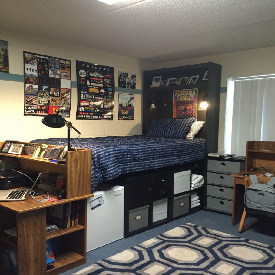 Dorm Room Ating Ideas Wall For Pinterest Decor - Male College Dorm Room - HD Wallpaper 