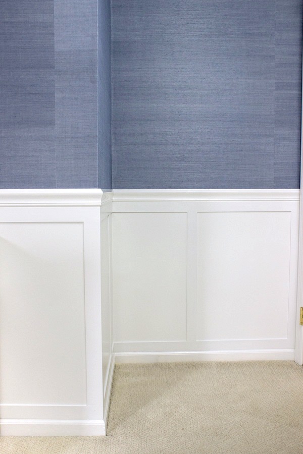 Board And Batten Molding And Grasscloth Wallpaper - Boys Room Chair Rail - HD Wallpaper 