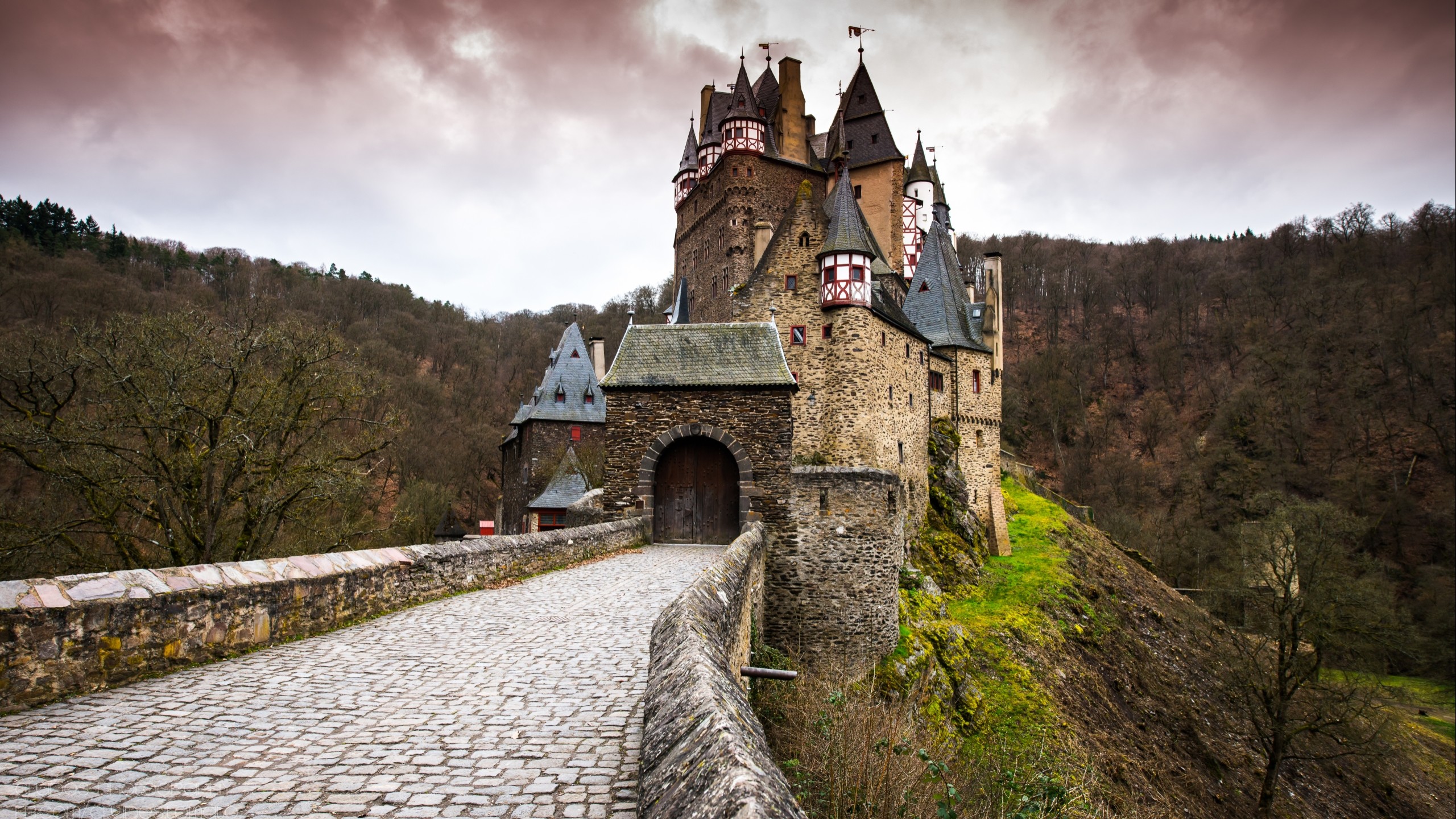 2560x1440, Menschengemacht - Burg Eltz - HD Wallpaper 