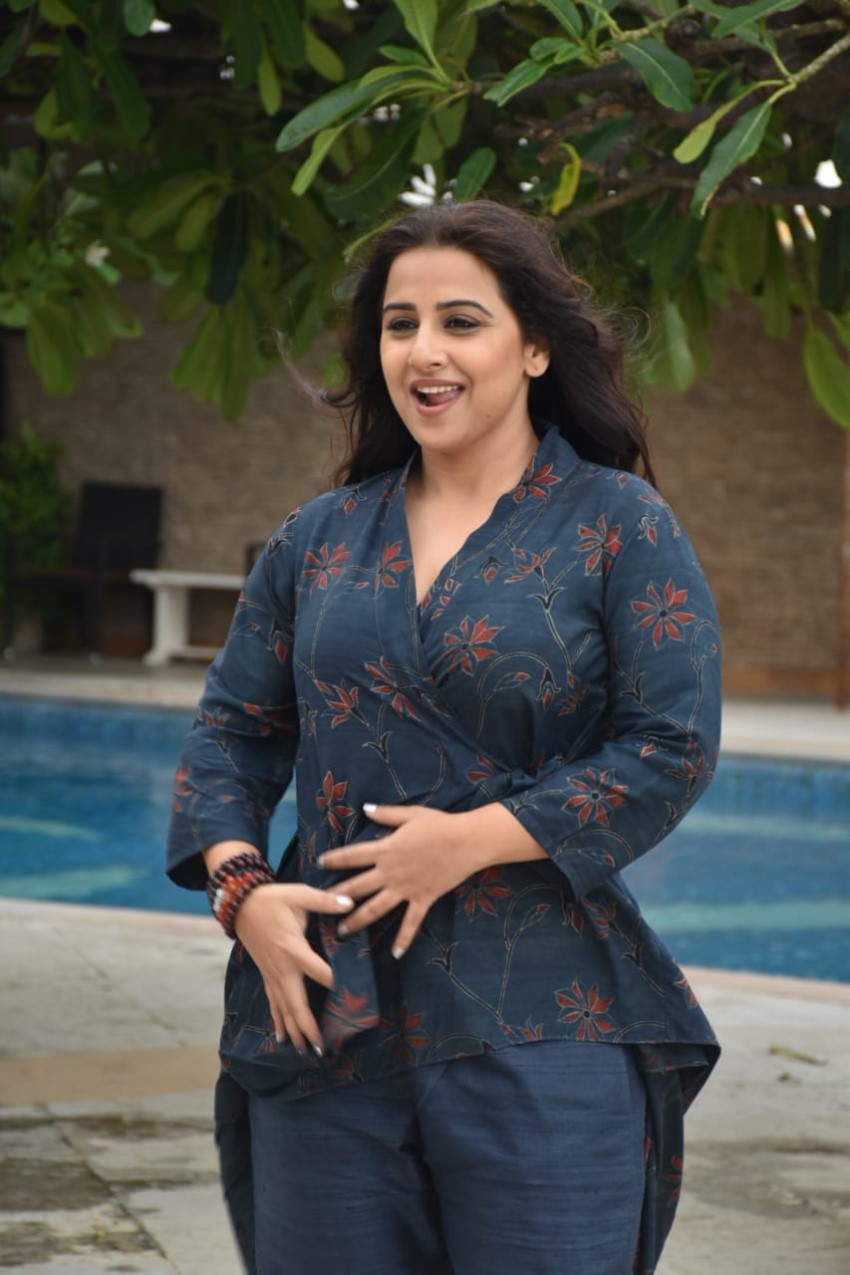 Vidya Balan New Photoshoot - HD Wallpaper 