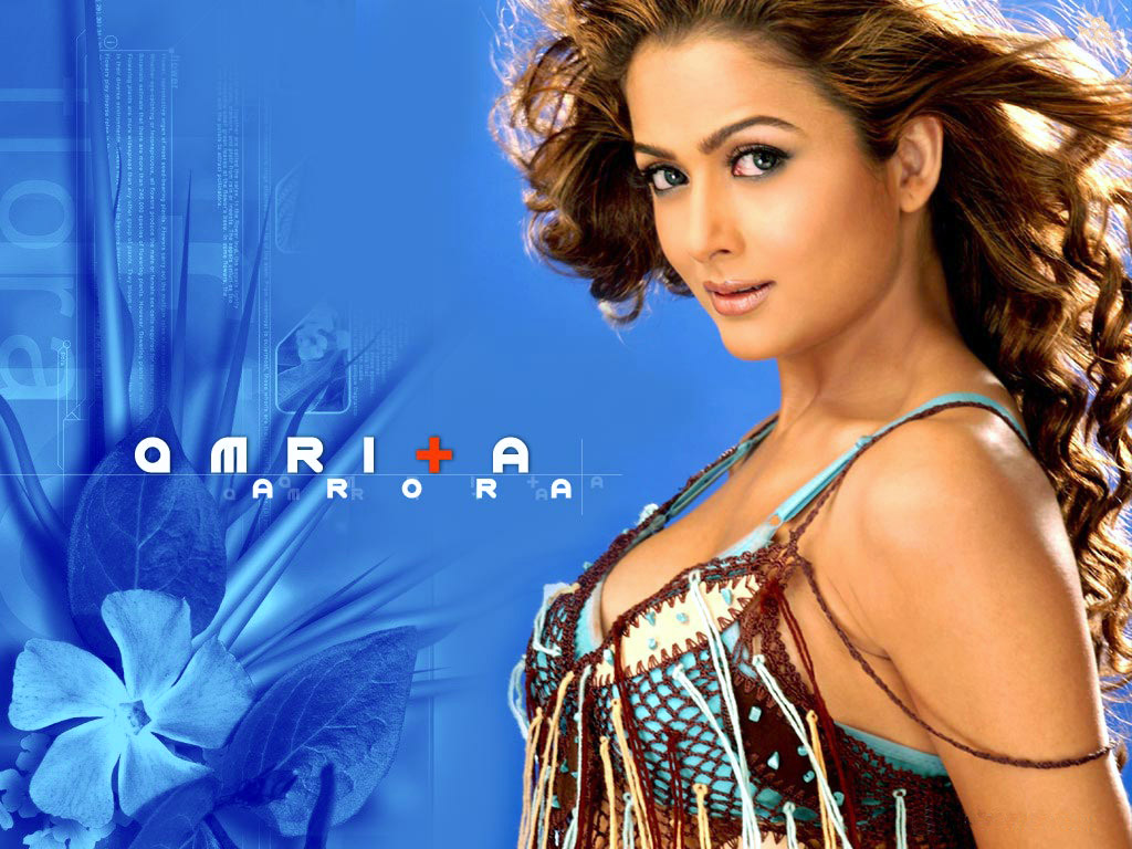 Amrita Arora - HD Wallpaper 