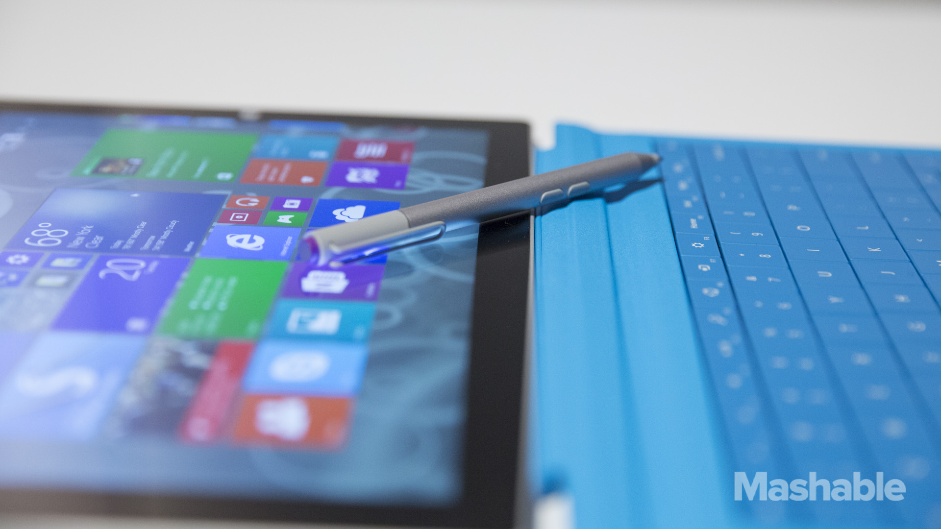 Microsoft Worked To Make The Pen Experience With The - Smartphone - HD Wallpaper 