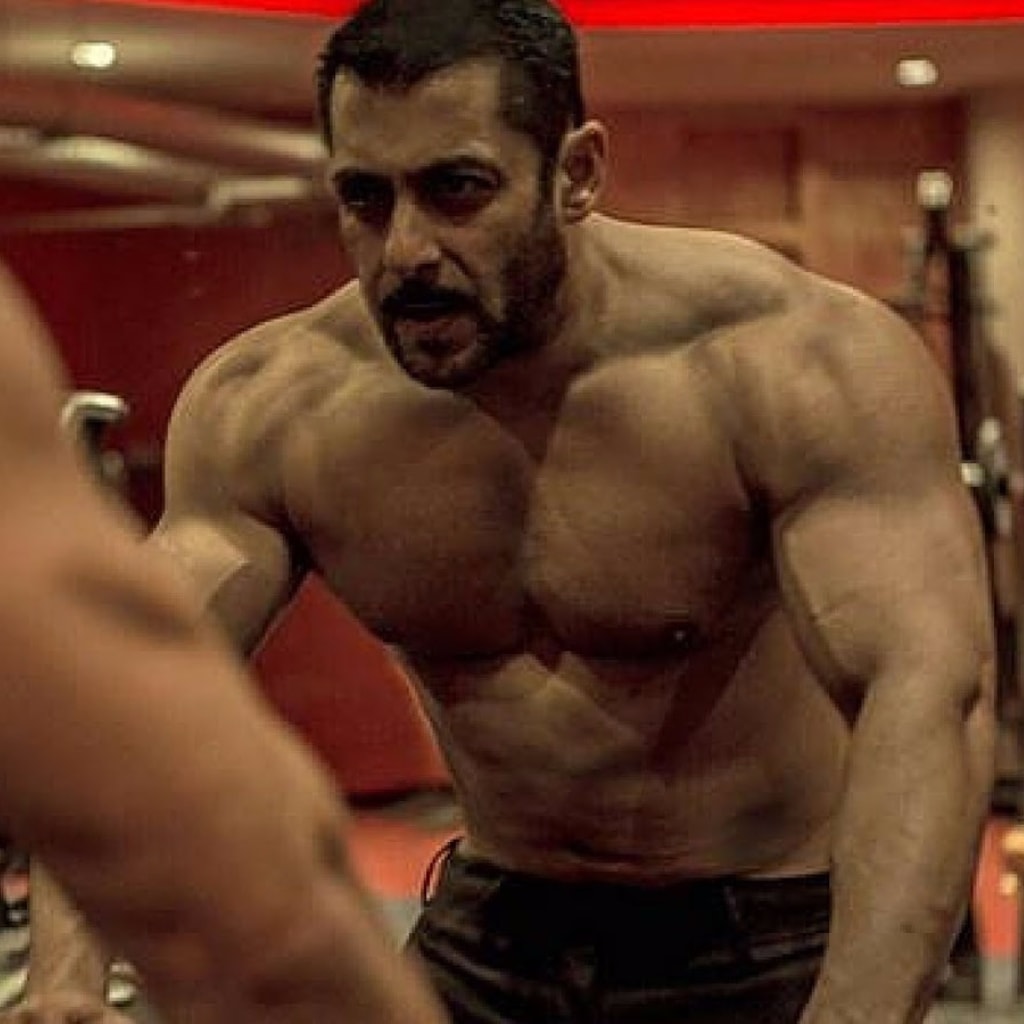 Salman Khan Body Wallpaper - Salman Khan Body Photo Download Free - HD Wallpaper 