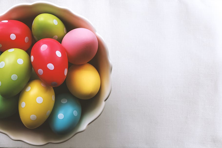 Happy Easter A Bowl Full Of Easter Eggs - Easter Egg - HD Wallpaper 