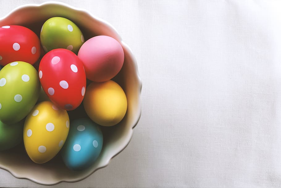 Happy Easter A Bowl Full Of Easter Eggs - Easter Egg - HD Wallpaper 