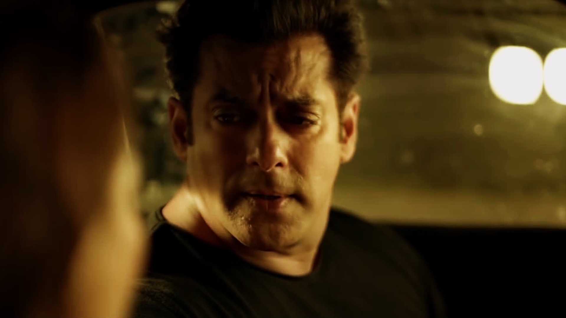 Race 3 Dialogue Salman Khan - HD Wallpaper 