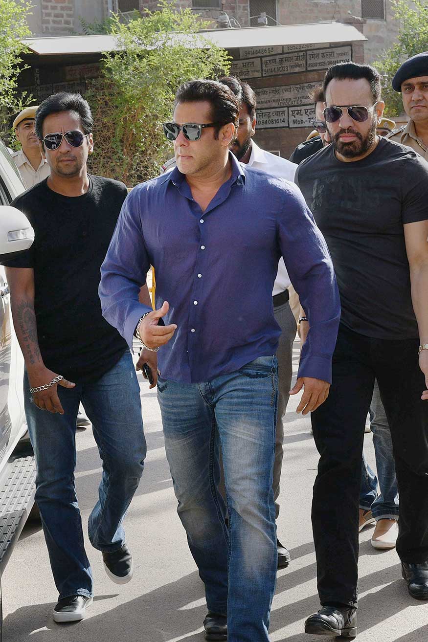 Heeding To His Request, Songara Adjourned The Hearing - Salman Khan In Casual Dress - HD Wallpaper 