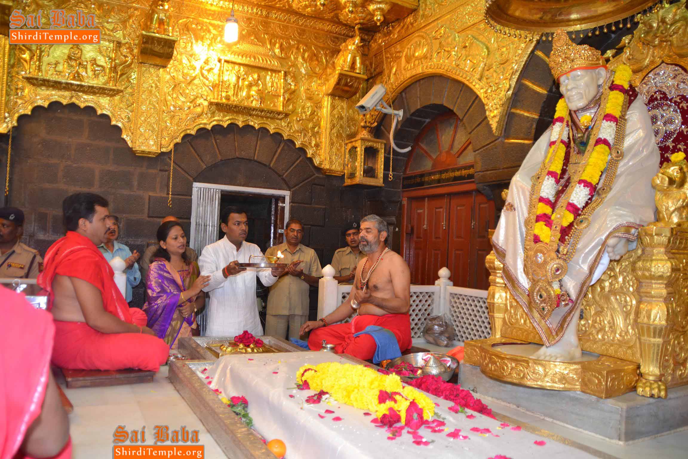 Shirdi Sai Baba Temple Hd - HD Wallpaper 