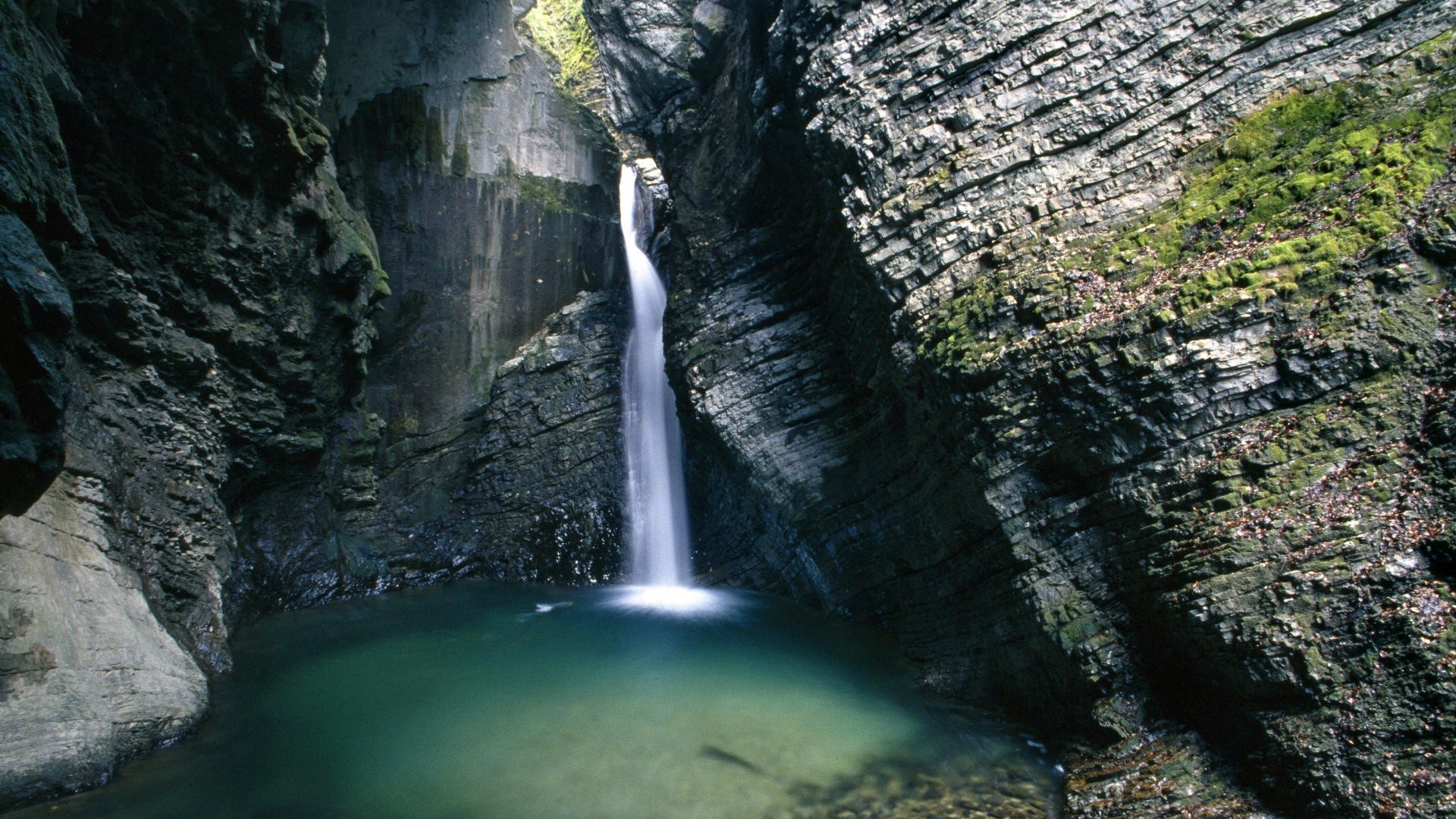 At The Waterfall - Kozjak Waterfall - HD Wallpaper 