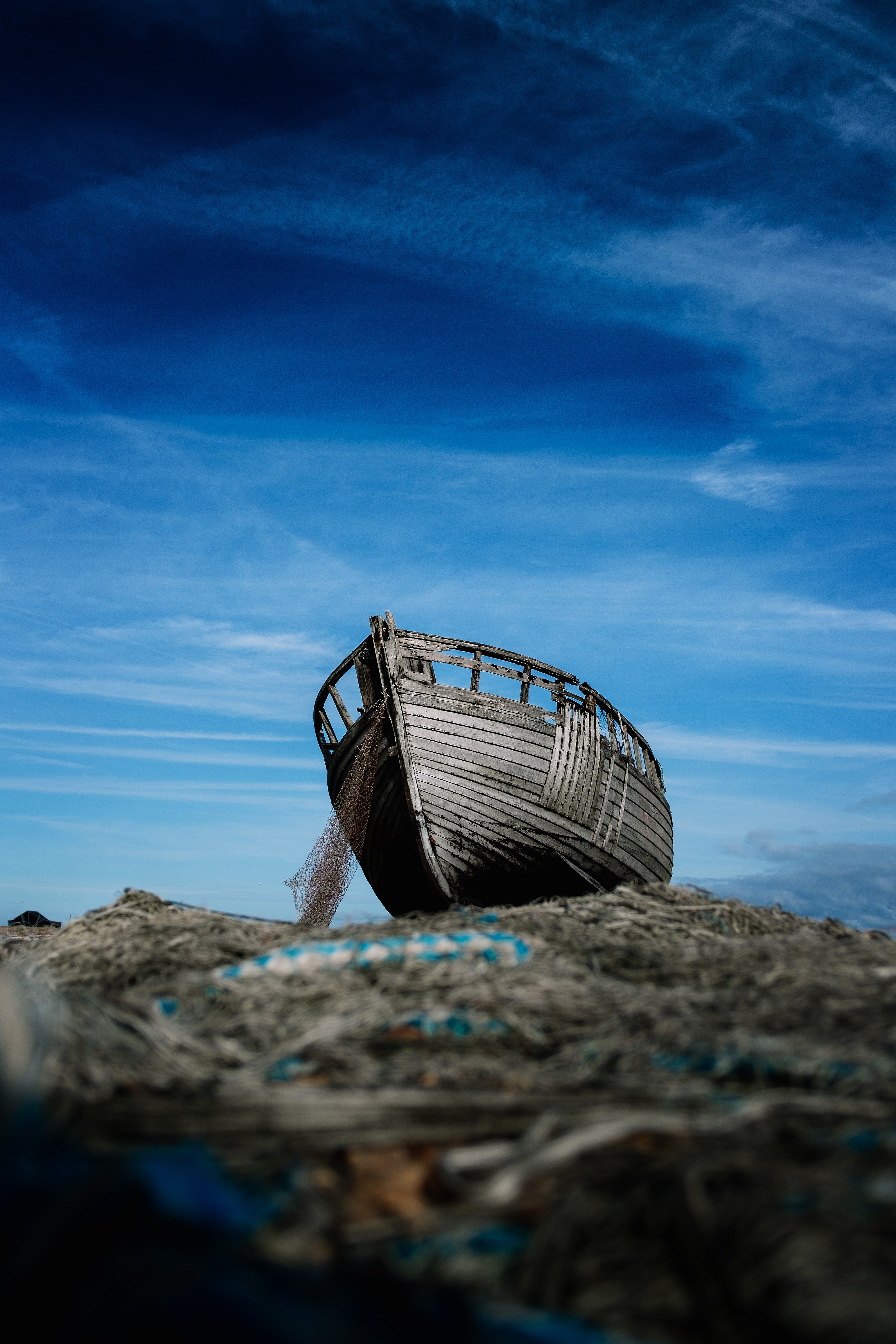 Wrecked Wooden Boat And A Blue Whispy Sky Phone Backgrounds - No One Got Your Back - HD Wallpaper 