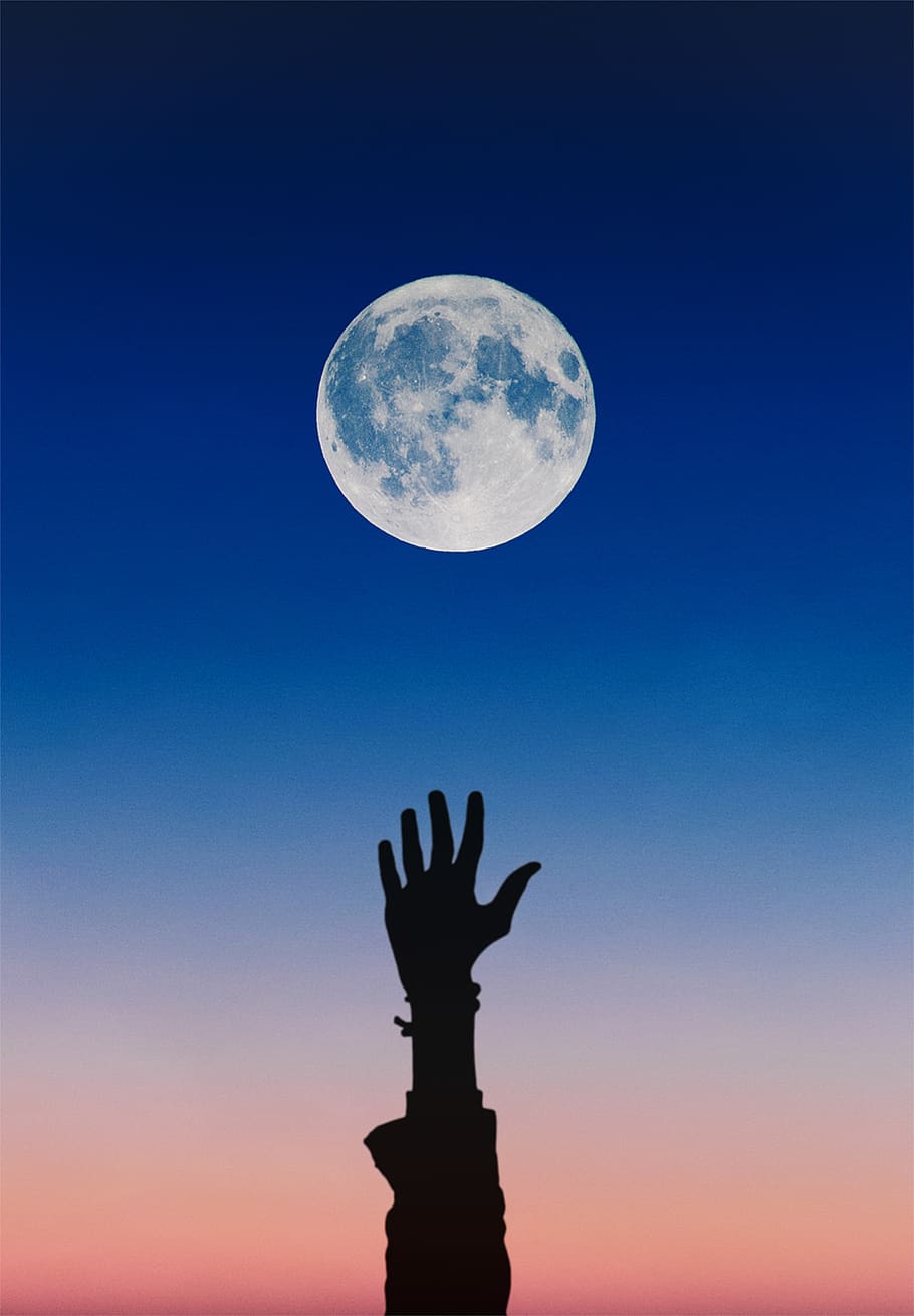 Moon, Sky, Blue, Hand, Arm, Night, Phone Wallpaper, - Moon And Hand Hd - HD Wallpaper 