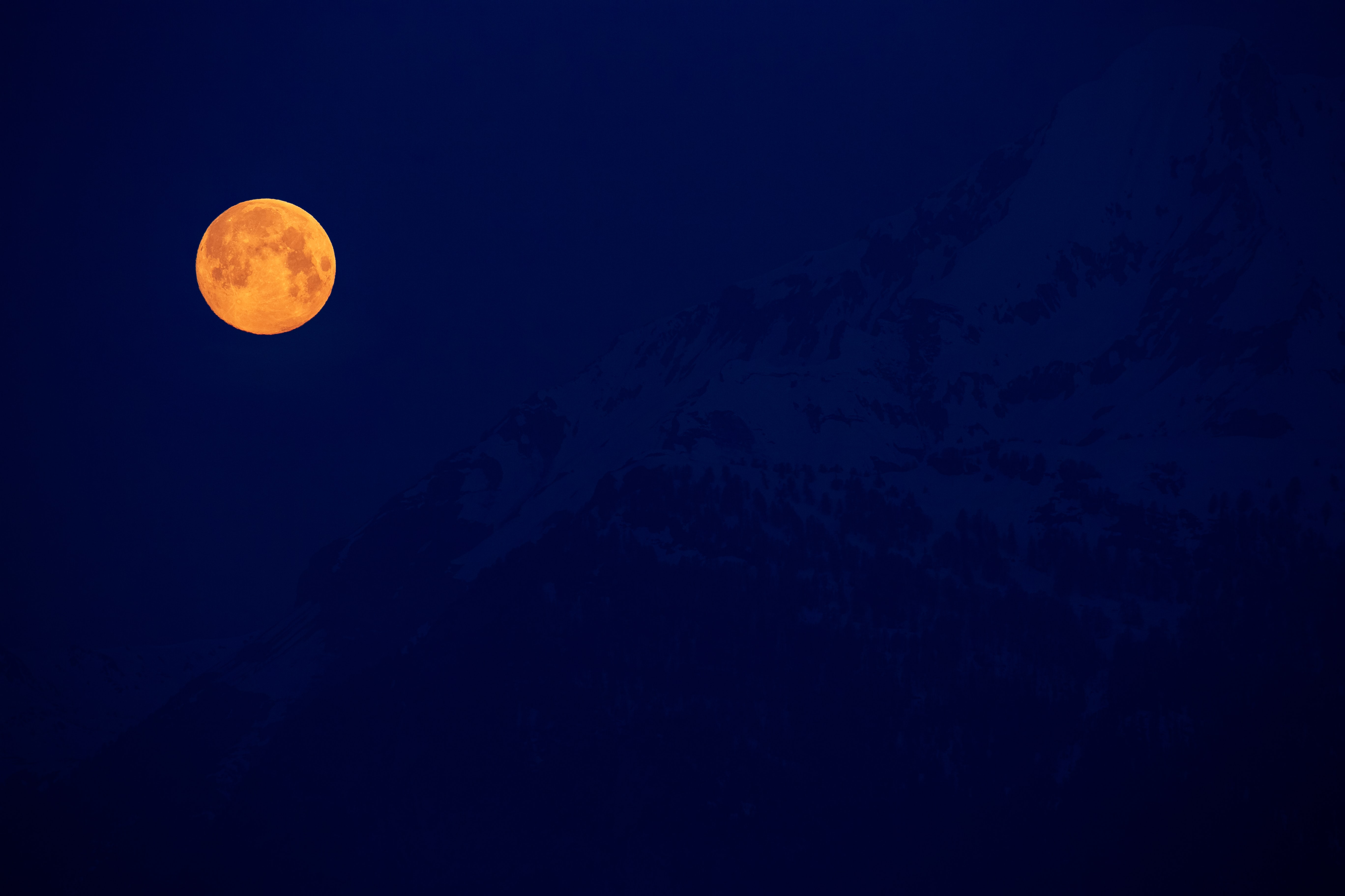 Moon - HD Wallpaper 