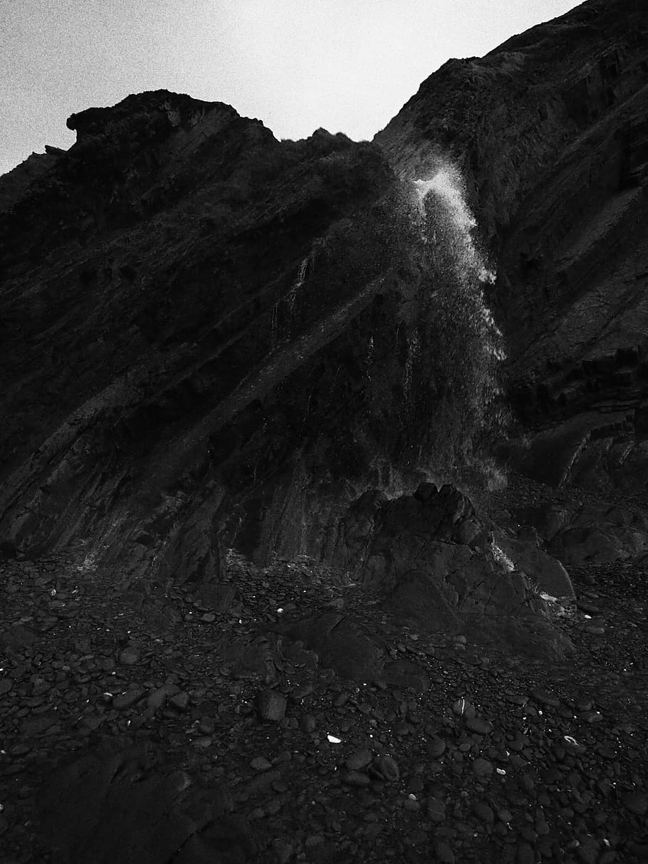 Black, Mood, Uk, Devon, Wind, Water, Beach, Dark, Mountain, - Monochrome - HD Wallpaper 