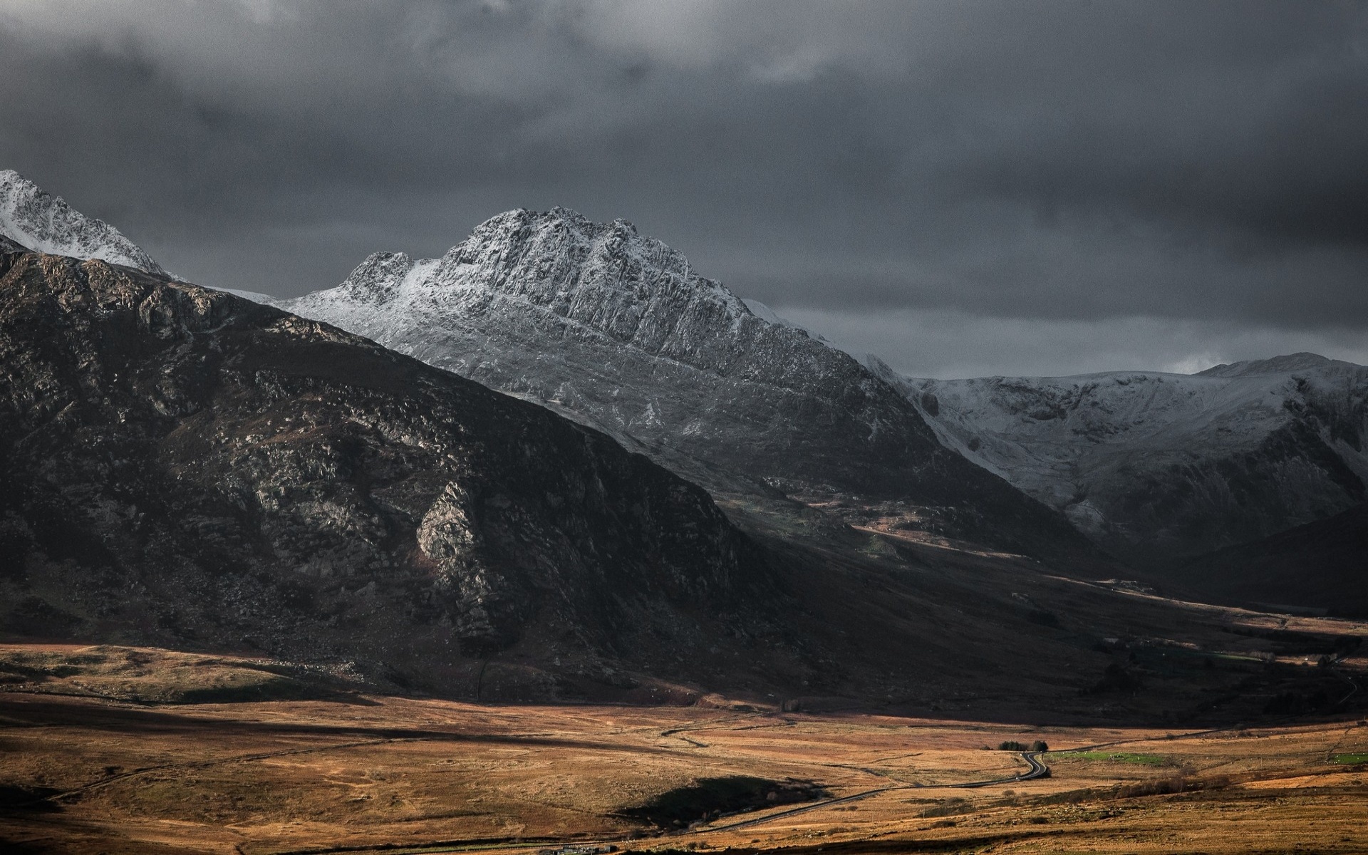 Dark Mountain Views - Dark Mountain - HD Wallpaper 