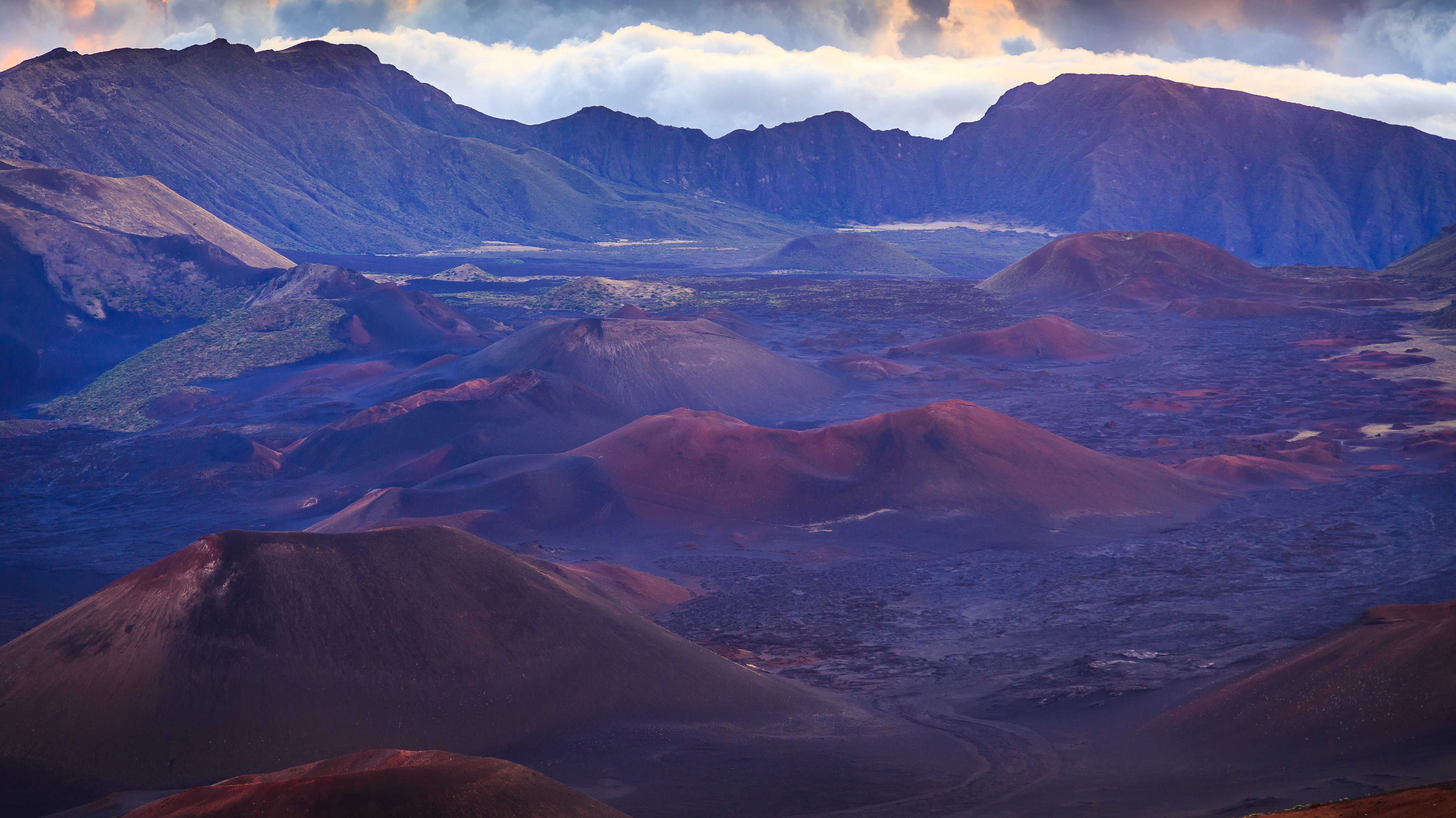 Between Dark Mountains - HD Wallpaper 