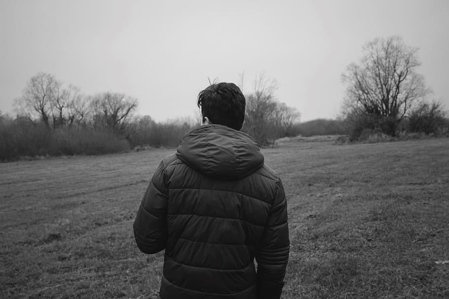 Human, Person, Move, Forest, Field, Alone, Thoughtful, - Sad Hd - HD Wallpaper 