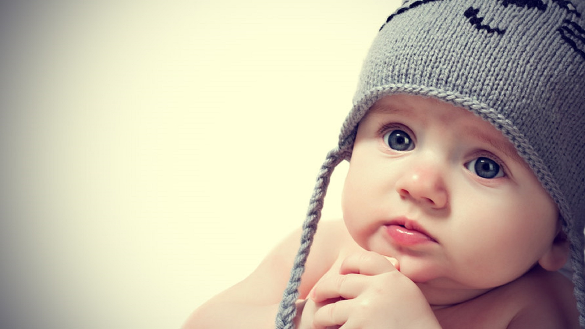 Sweet Little Baby Wallpaper - Full Hd Cute Baby - HD Wallpaper 