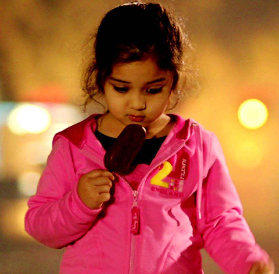 Son Of Satyamurthy Little Cute Girl Baby Vernika Unseen - Son Of Satyamurthy Baby - HD Wallpaper 