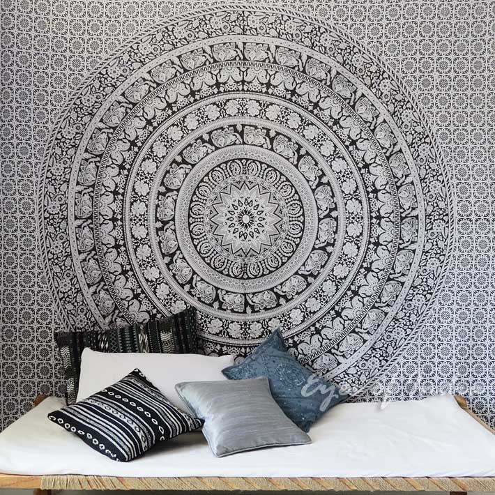 Black And White Mandala Tapestry - HD Wallpaper 