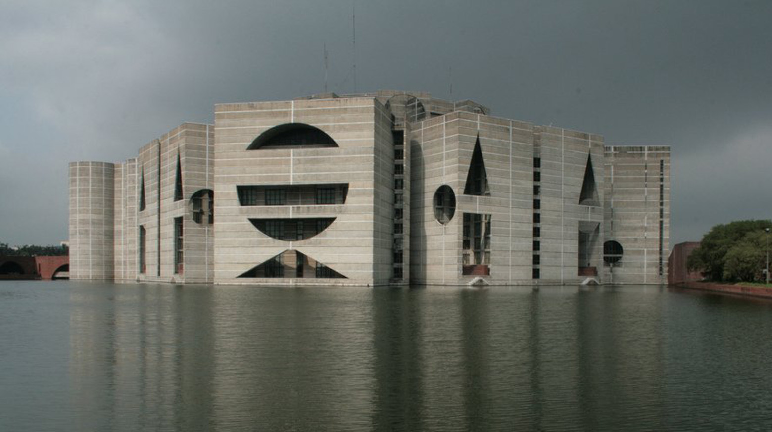 Parlament House Of Bangladesh Hd Wallpapers, Desktop - Louis Kahn Bangladesh - HD Wallpaper 