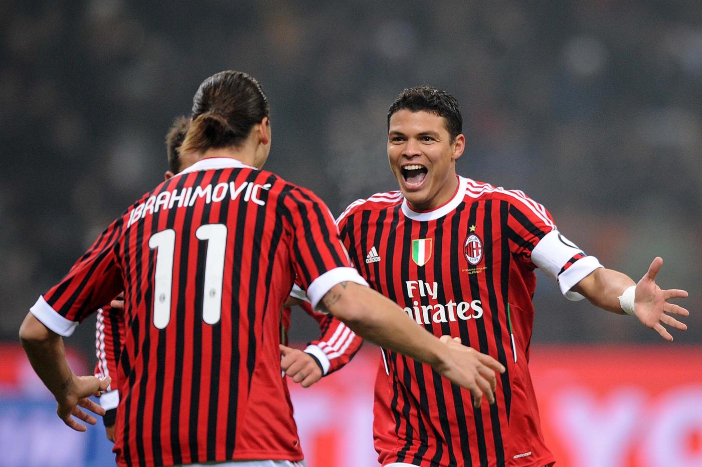 Thiago Silva Wallpaper-11 - Ibrahimovic And Thiago Silva - HD Wallpaper 