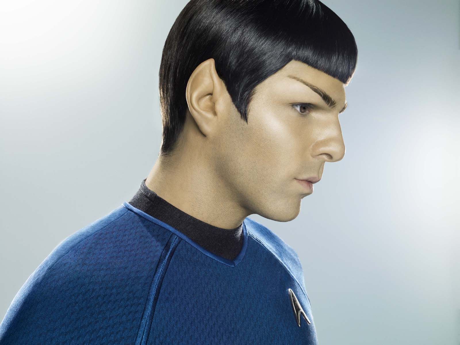 Zachary Quinto As Spock Side Portrait Wallpaper - Zachary Quinto Spock - HD Wallpaper 