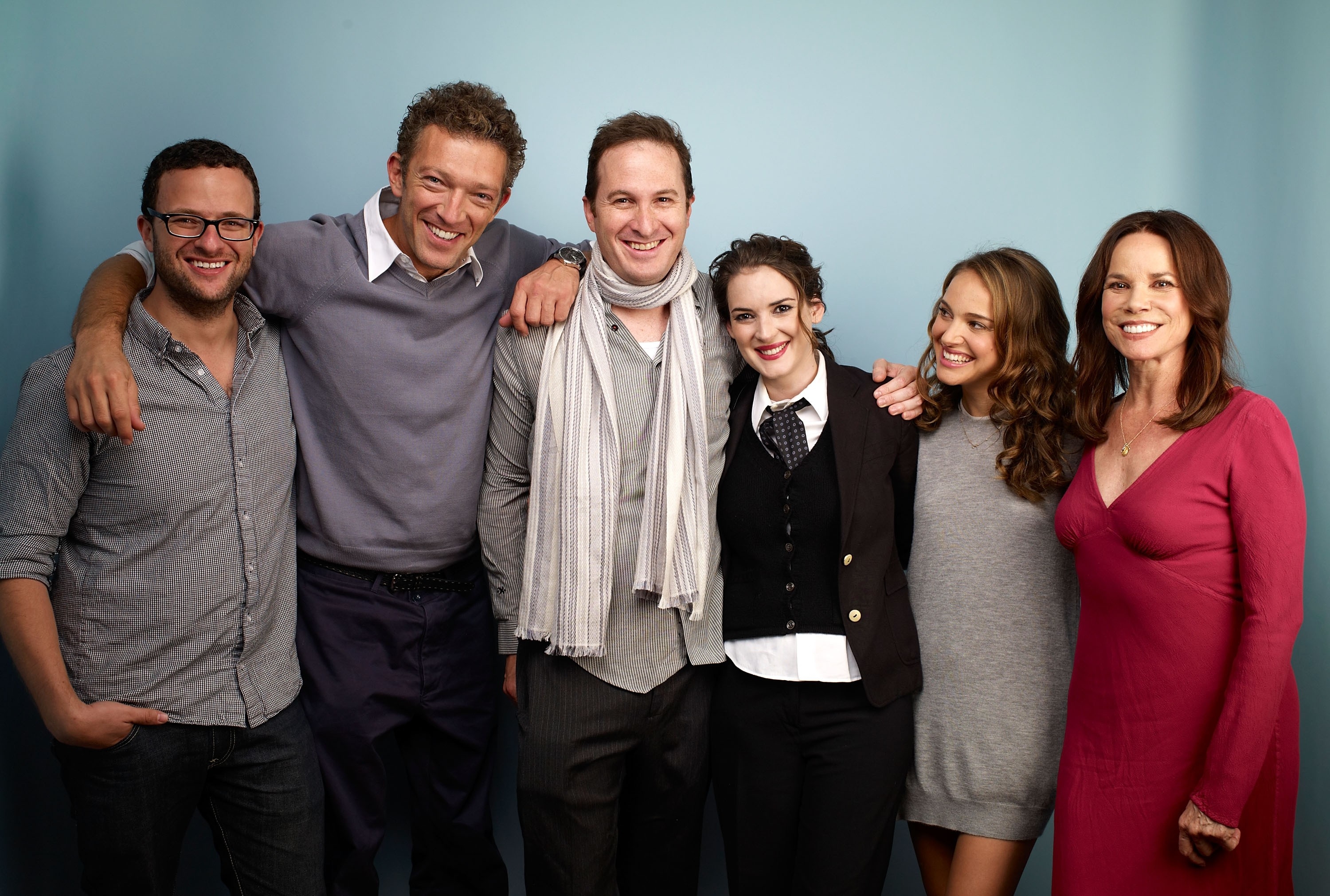 Winona Ryder And Natalie Portman - HD Wallpaper 