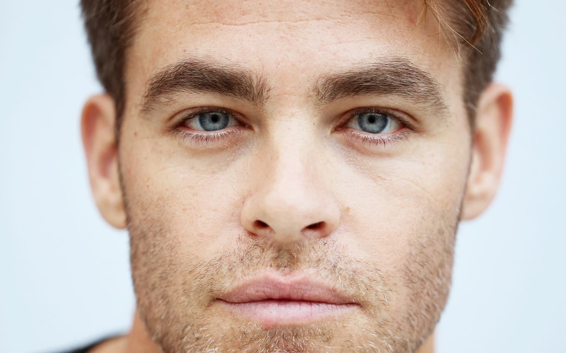 Chris Pine High Definition Wallpapers - Chris Pine Face Close Up - HD Wallpaper 