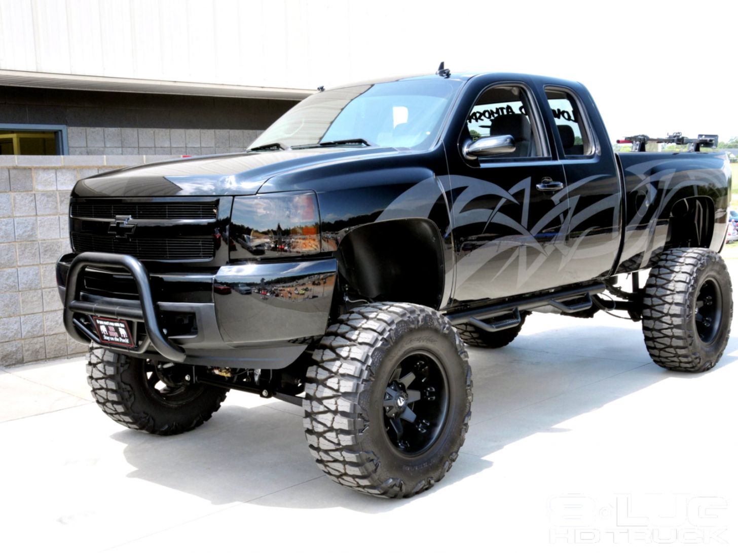 Jacked Up Chevy Duramax Best Car Specs & Models - 2nd Amendment Starter Pack - HD Wallpaper 