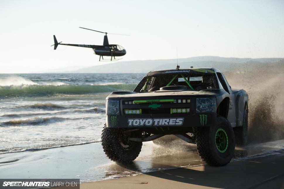 Chevrolet Silverado Trophy Truck Stop Action Beach - Trophy Truck Beach - HD Wallpaper 