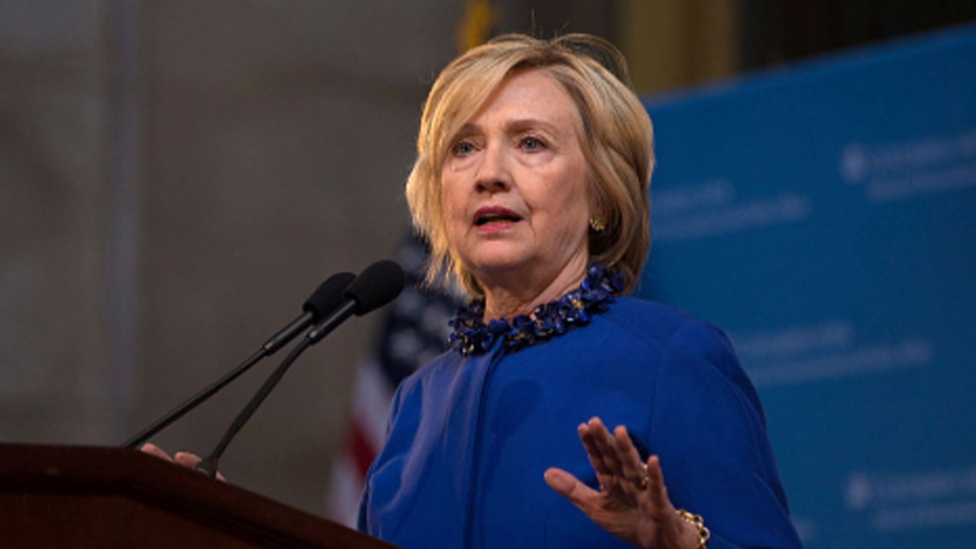 Hillary Clinton Wallpapers Hd - Public Speaking - HD Wallpaper 