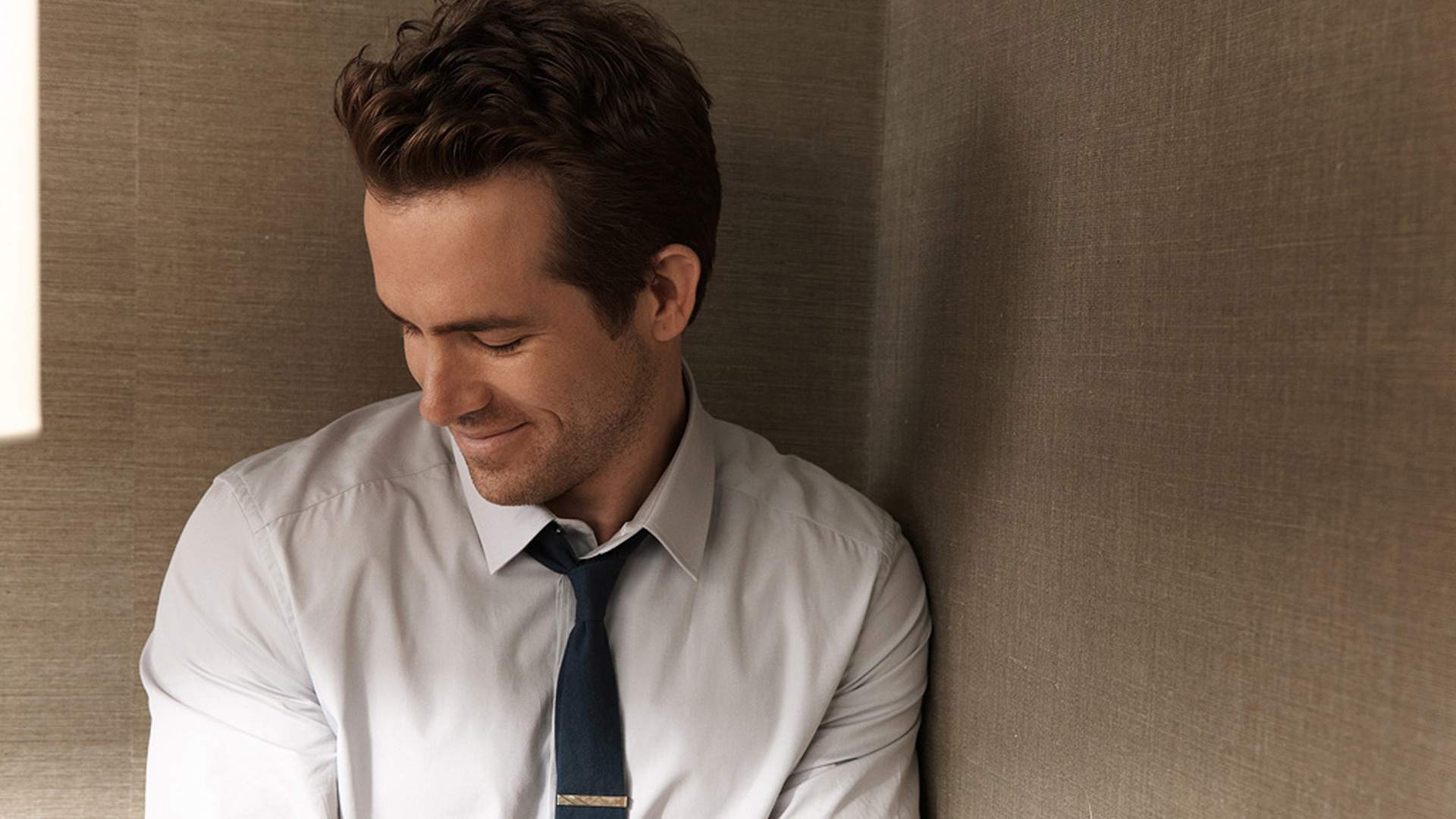 Ryan Reynolds New Wallpapers - Ryan Reynolds Phone Wallpaper Hd - HD Wallpaper 