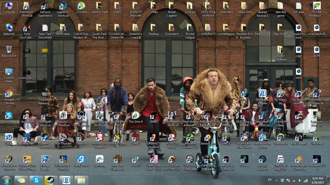 Macklemore Thrift Shop - HD Wallpaper 