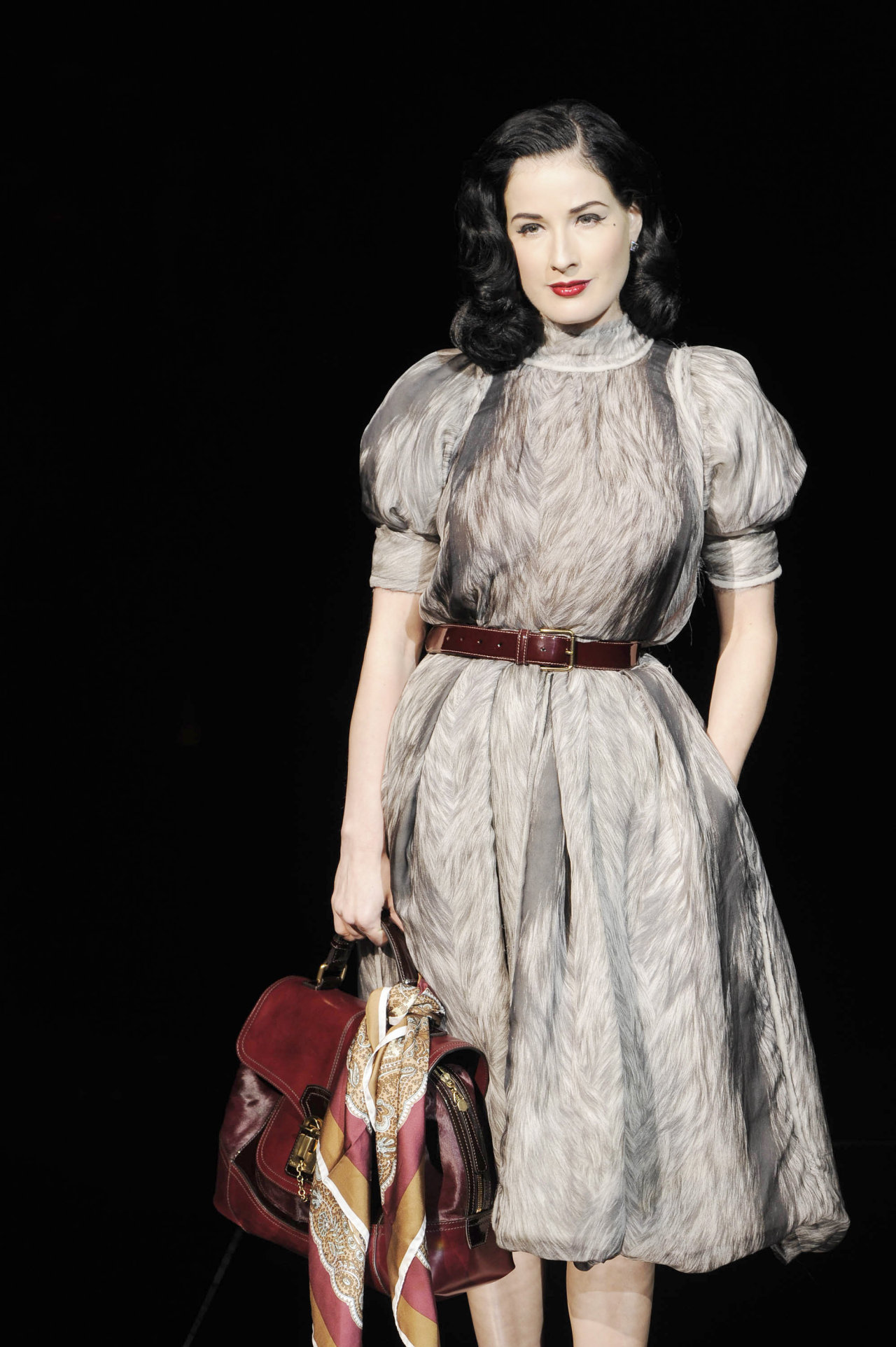 Dita Von Teese - Fashion Model - HD Wallpaper 