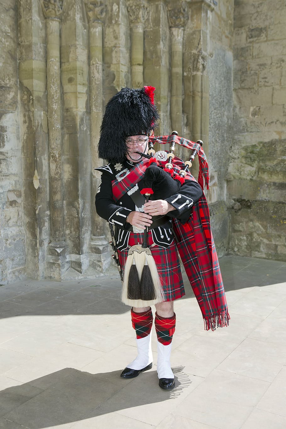 Royal Guard Playing Bagpipe, Scottish Piper, Tartan - Scottish Kilt Sporran - HD Wallpaper 