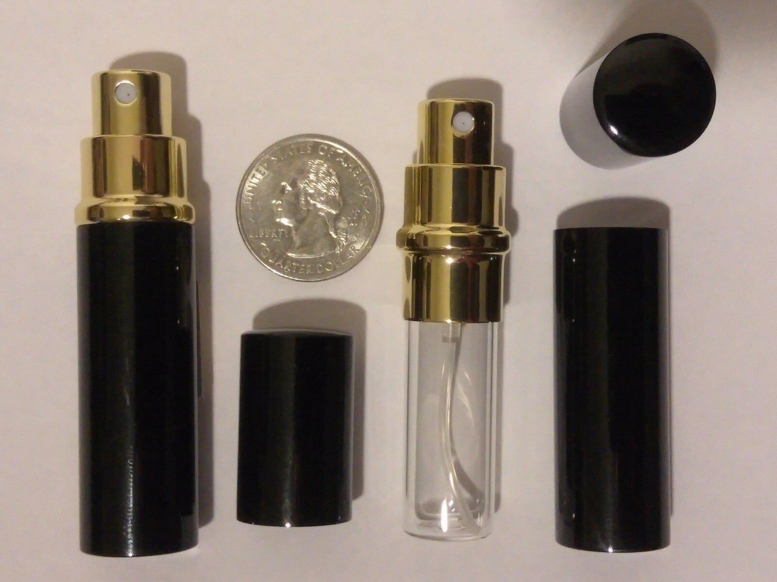 Mini Cologne Bottles - HD Wallpaper 