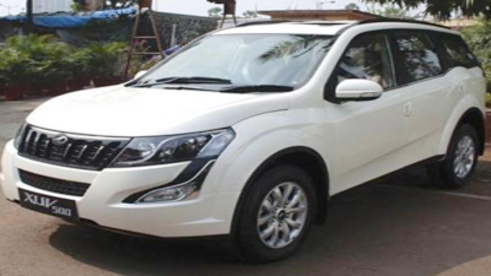 Xuv 500 Tuv 300 - HD Wallpaper 