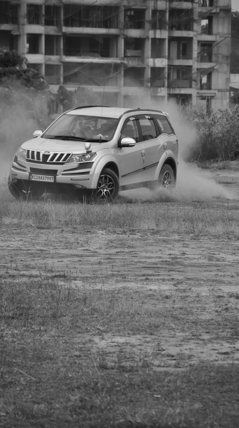 Mahindra Xuv 500 Drift - HD Wallpaper 