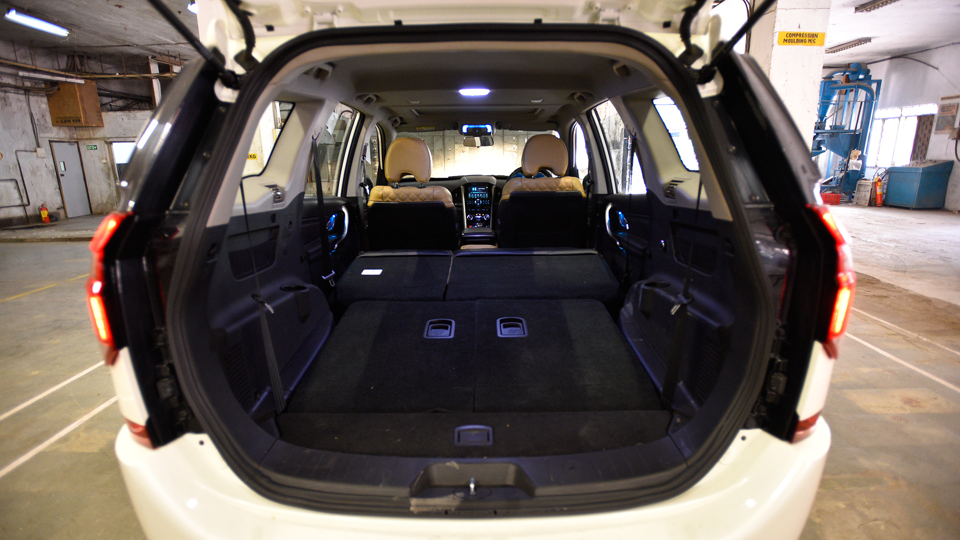 Mahindra Xuv 500 2018 W9 At - Subaru Forester - HD Wallpaper 