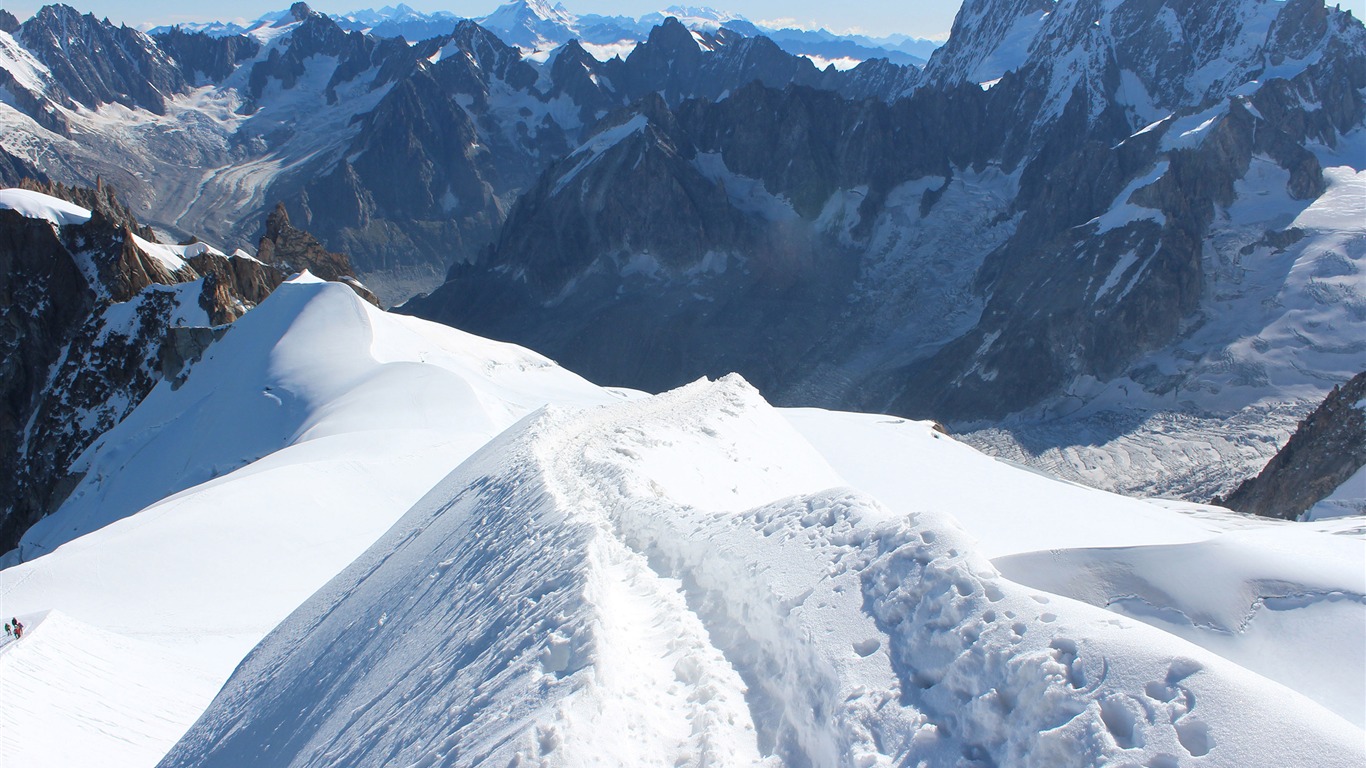 Winter Snowy Mountains-nature Scenery Wallpaper2016 - Aiguille Du Midi - HD Wallpaper 