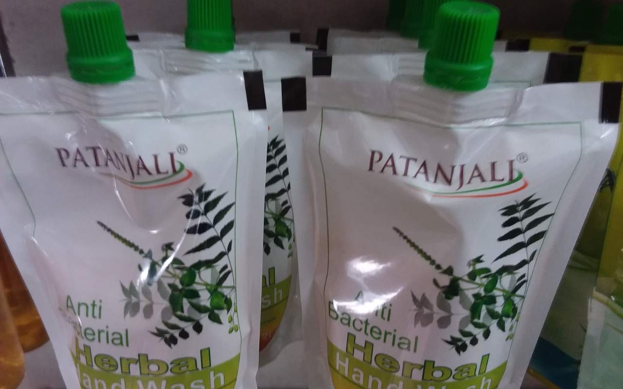 Plastic Bottle - HD Wallpaper 